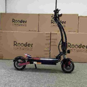 scooters op benzine fabriek