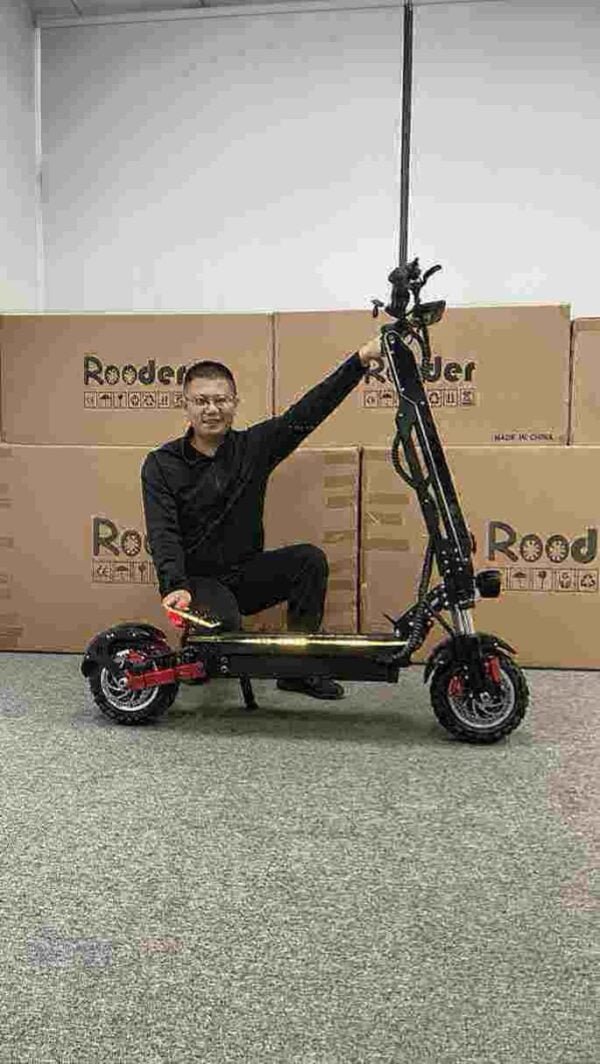 scooter met oplichtende wielen fabriek